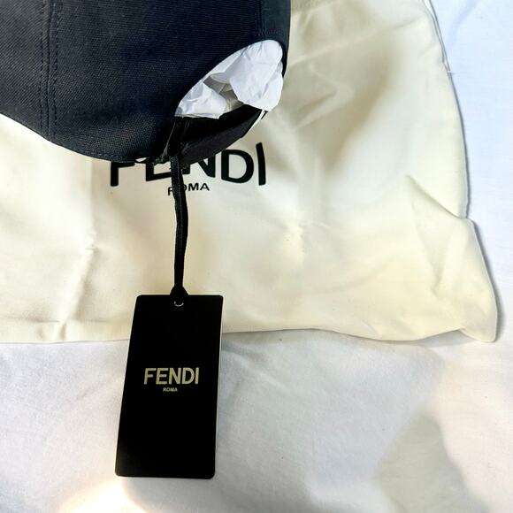 NWT Fendi Eyecap shield sunglasses with hat $670 - Picture 5 of 9